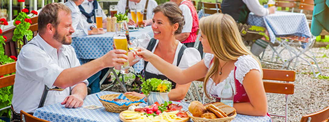 Bayerischer Frühling Kieferer Bierzelt